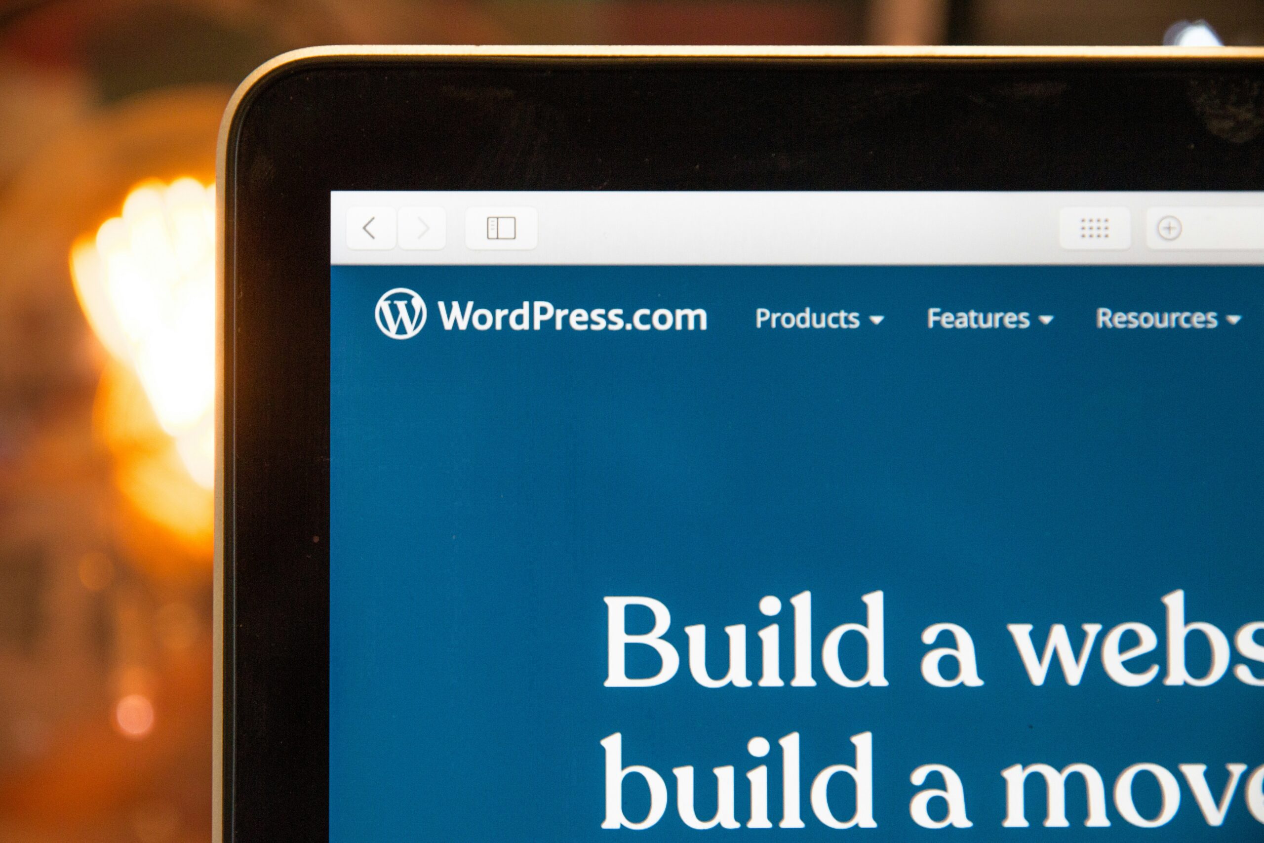 WordPress.com vs. WordPress.org: Which is Right for You?